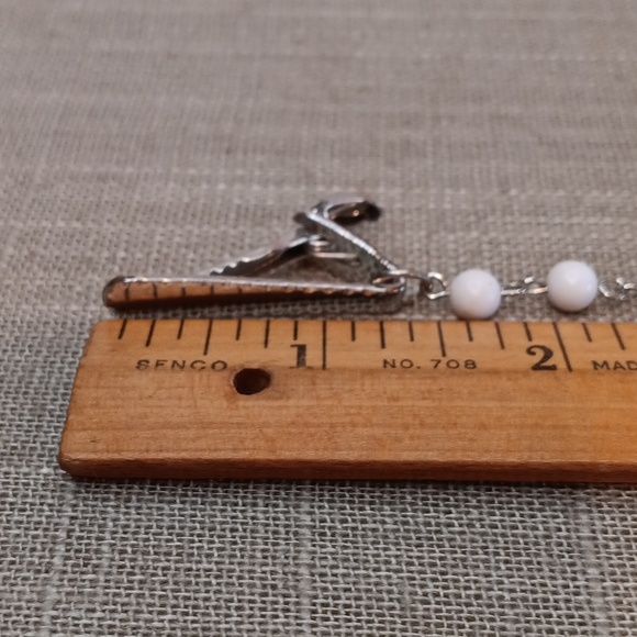 Vintage White Bead Silver Tone Sweater Clasp - Picture 4 of 5